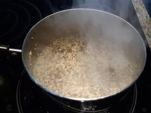 Quinoa at a full boil in a bot