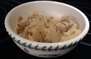 A bowl of vegan mashed potatoes.